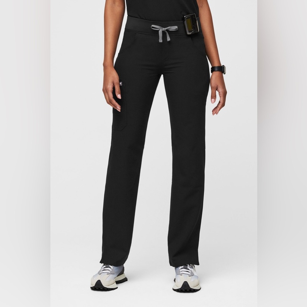 Figs Kade Black Small Cargo Scrub Pants Women’s